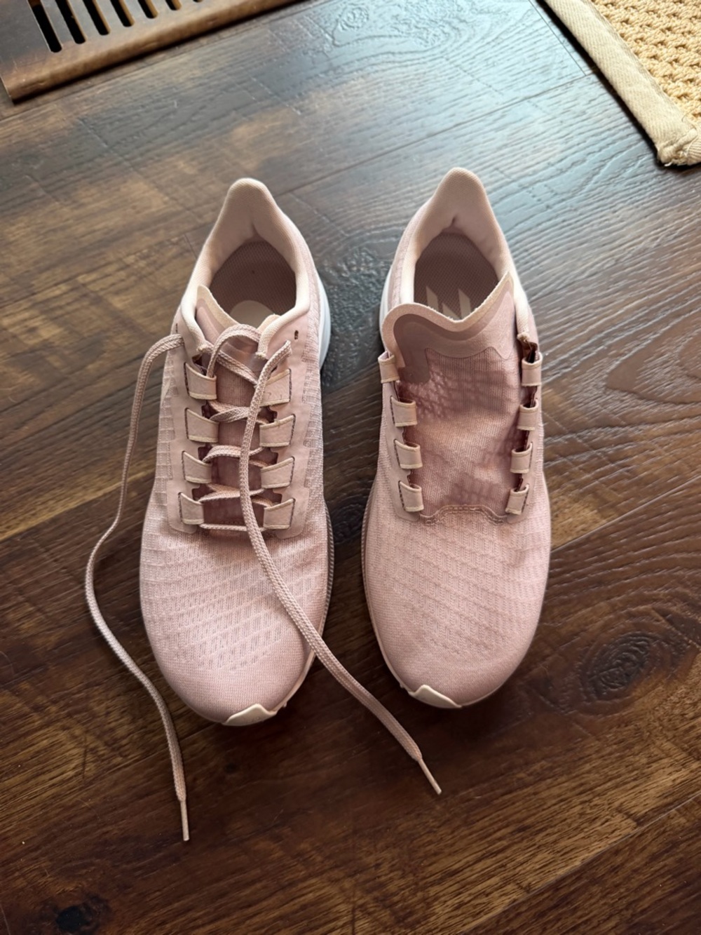 BRAND NEW Nike Women's Zoom Running Sneakers - Picture 5 of 5